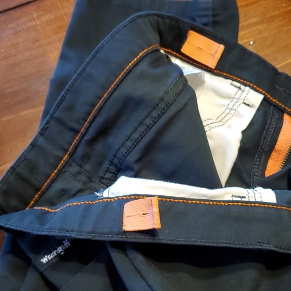 Wrangler pants - Picture 3 of 4